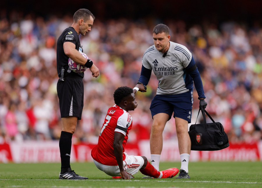 Bukayo Saka suffers hamstring injury