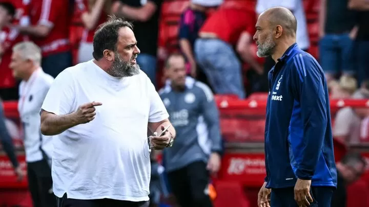 Evangelos Marinakis and coach Nuno Espirito Santo