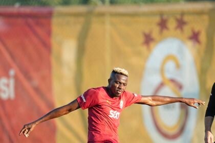 victor osimhen in training