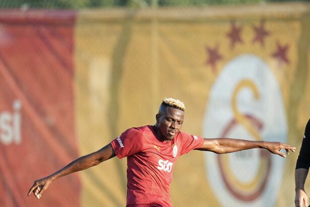 victor osimhen in training