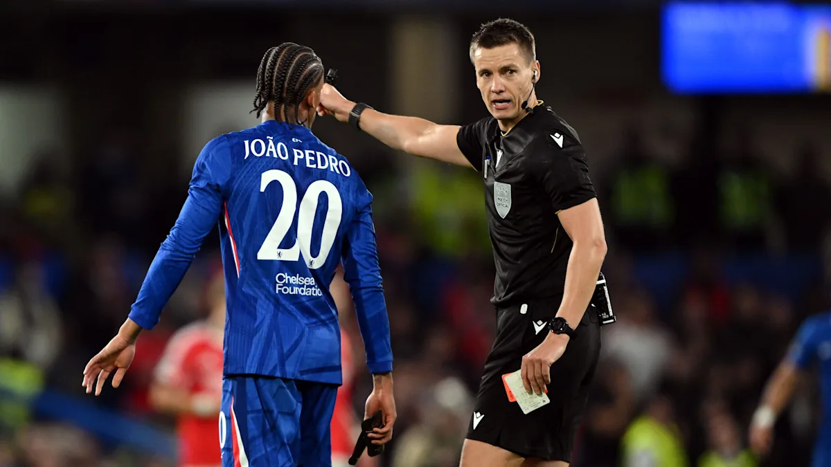 joao pedro sent off for chelsea vs benfica