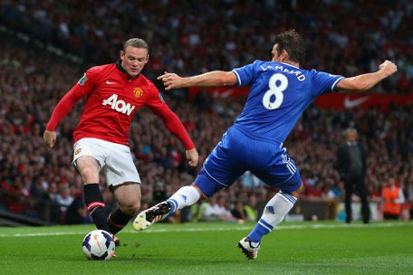 wayne rooney in action for man united
