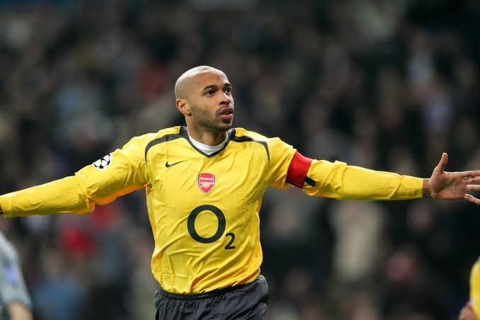 thierry henry in action for arsenal