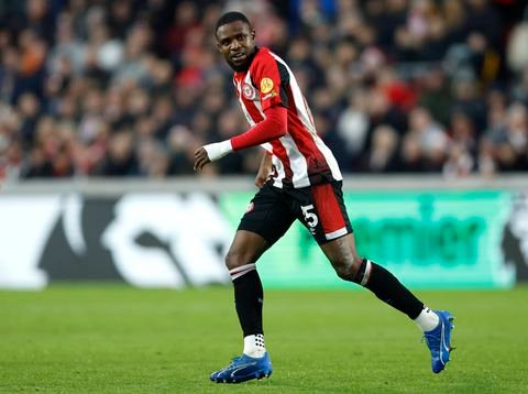 frank onyeka in action for brentford