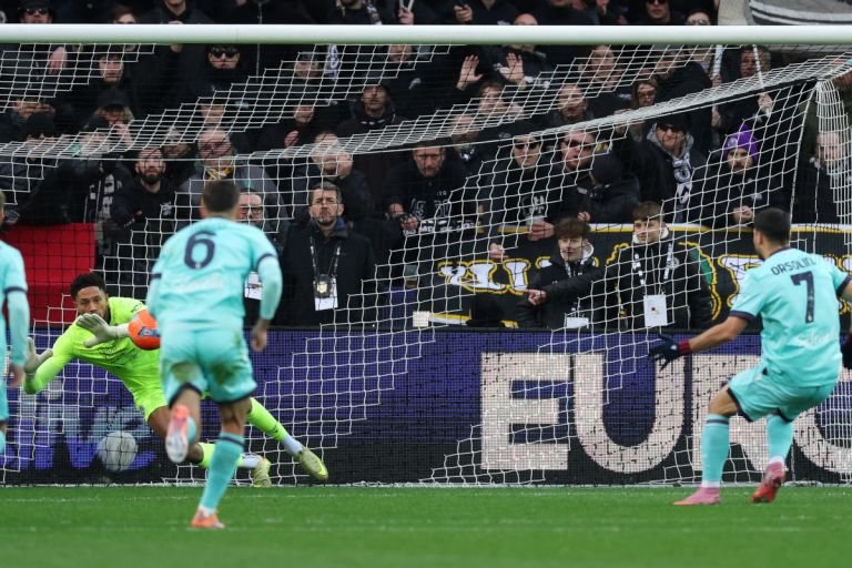 maduka okoye saves riccardo orsolino penalty kick in udinese vs bologna serie a clash