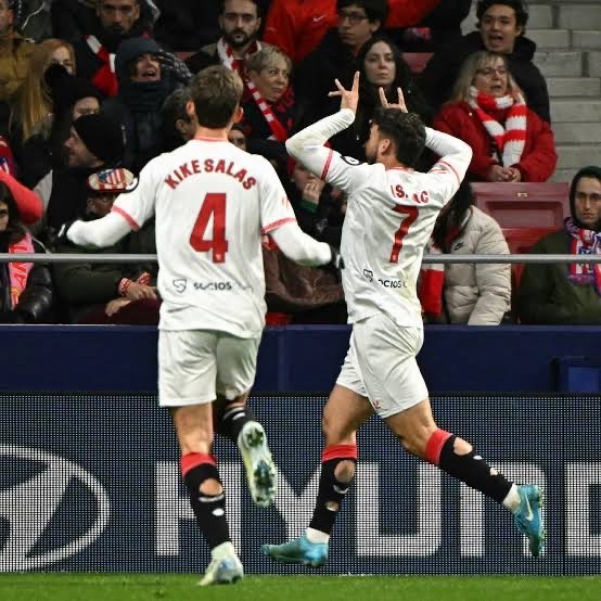 isaac romero celebrating a goal for sevilla