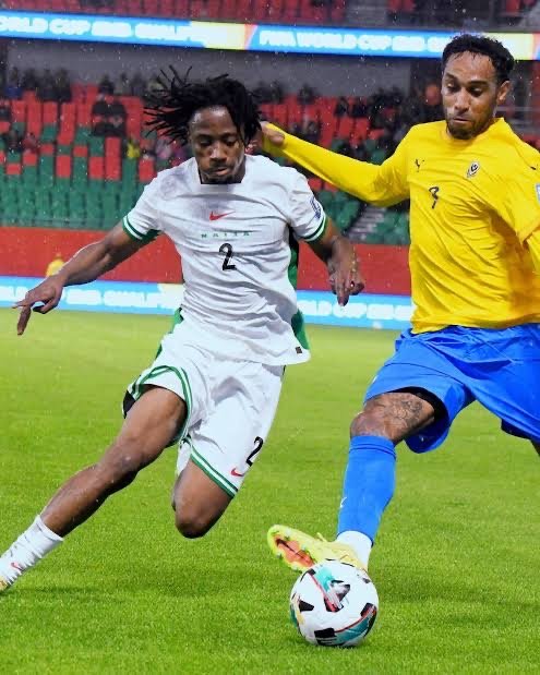 benjamin fredrick in action against gabon’s aubameyang
