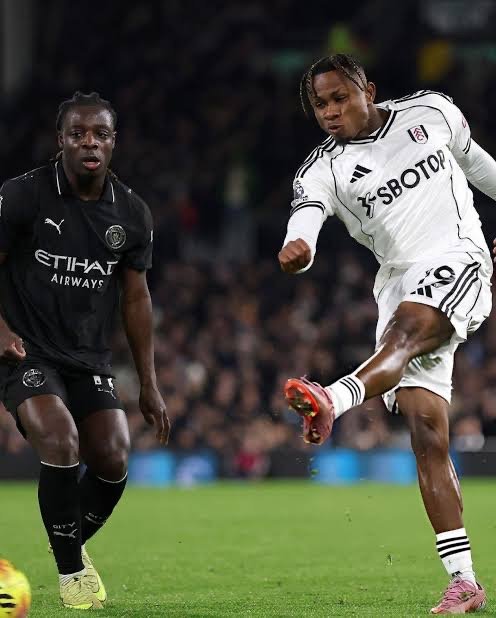 samuel chukwueze against jeremy doku during fulham vs man city epl clash