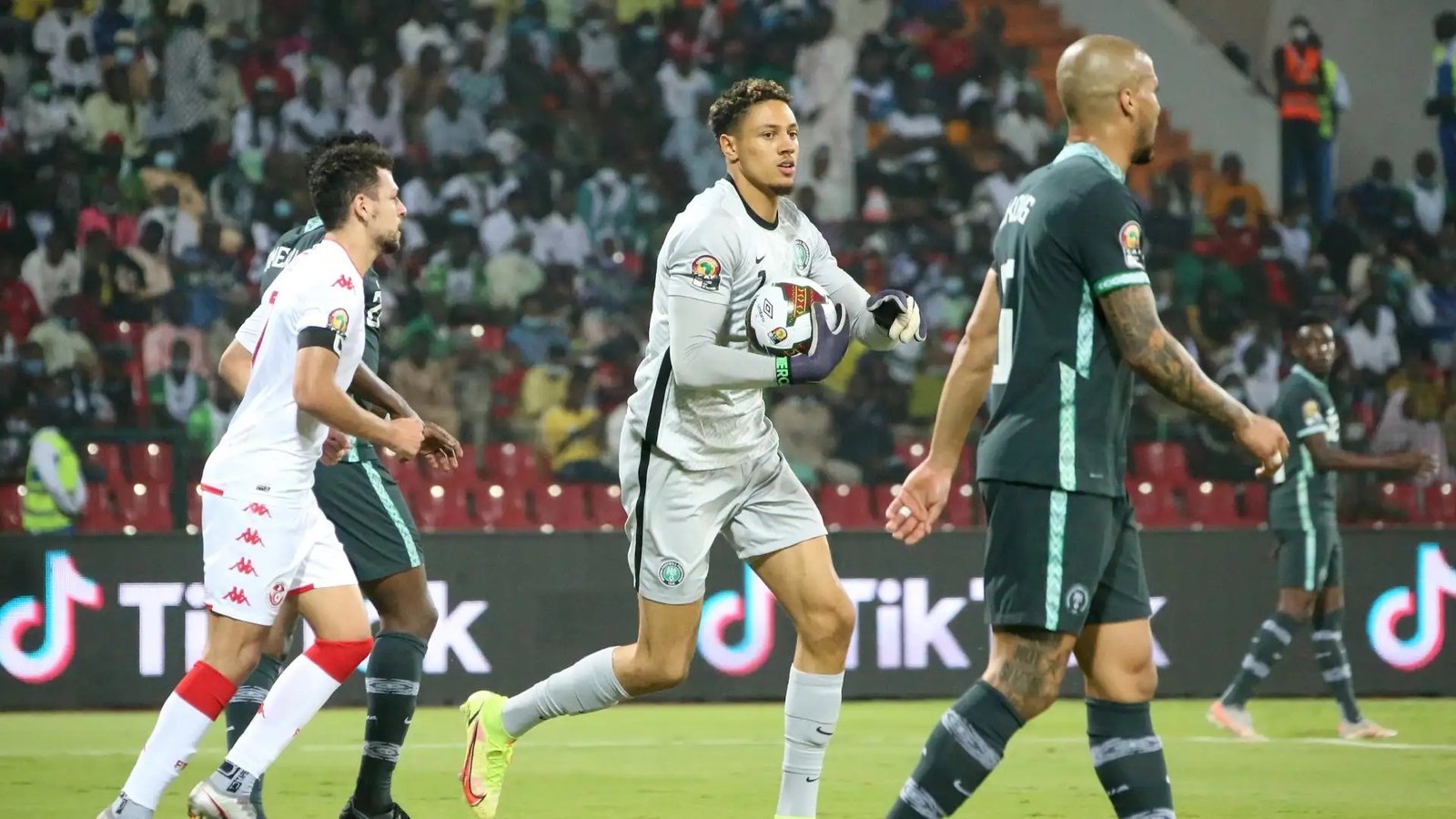 maduka okoye in action for nigeria