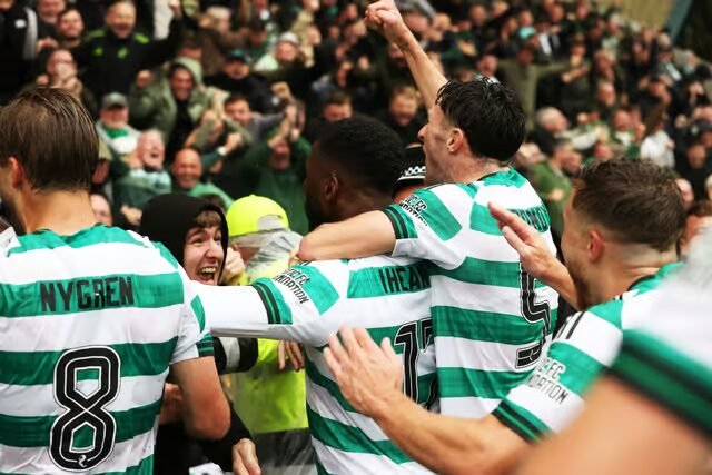 kelechi iheanacho celebrating a goal with teammates at celtic