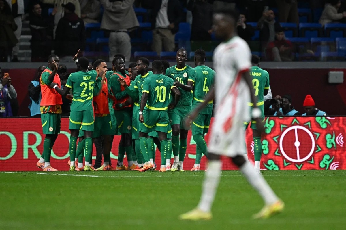 senegal players celebrate a goal