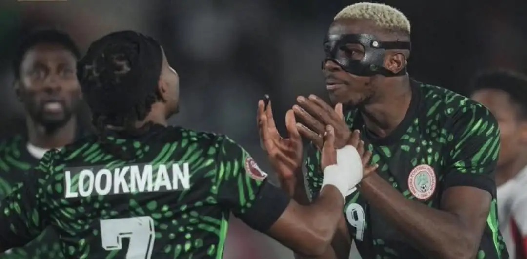 victor osimhen angrily confronts ademola lookman during the nigeria vs mozambique clash