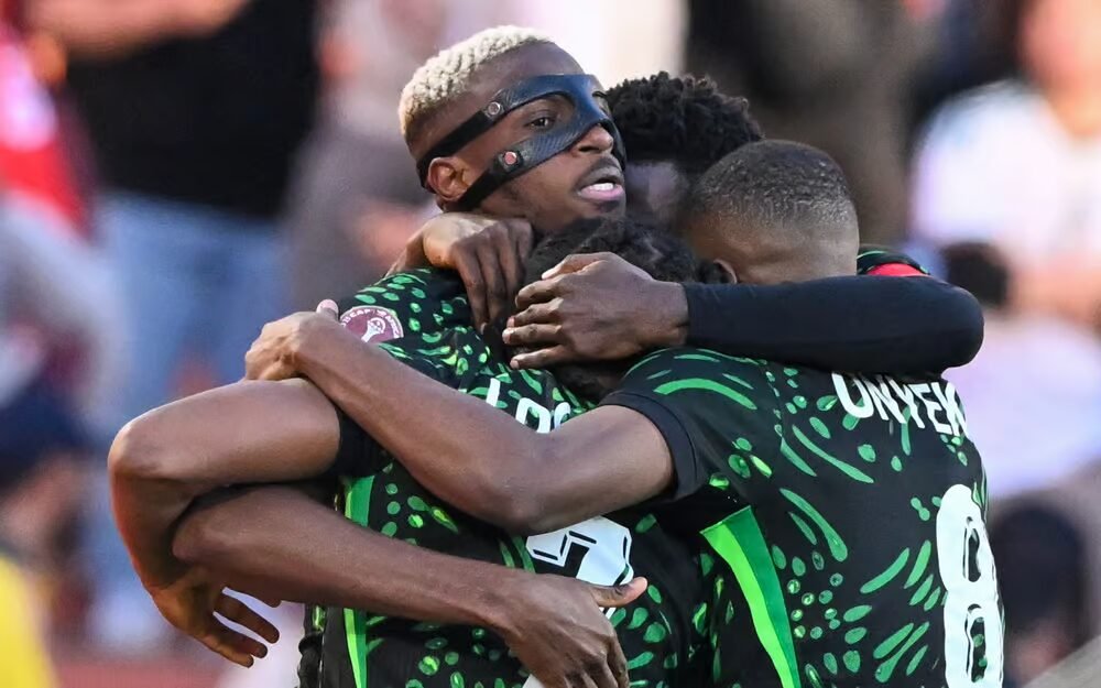 victor osimhen celebrates with his super eagles teammates