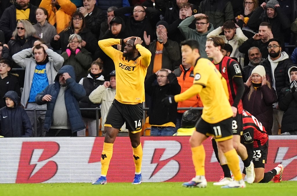 tolu arokodare in action for wolves against bournemouth
