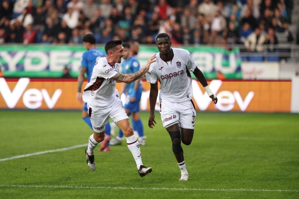 paul onuachu celebrates a goal for trabzonspor