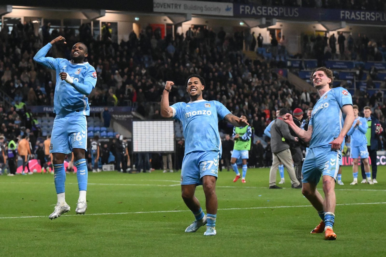 frank onyeka celebrates his goal for coventry city with teammates