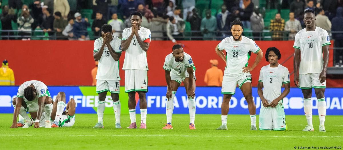 super eagles players look dejected after their defeat to dr congo in the caf playoff final