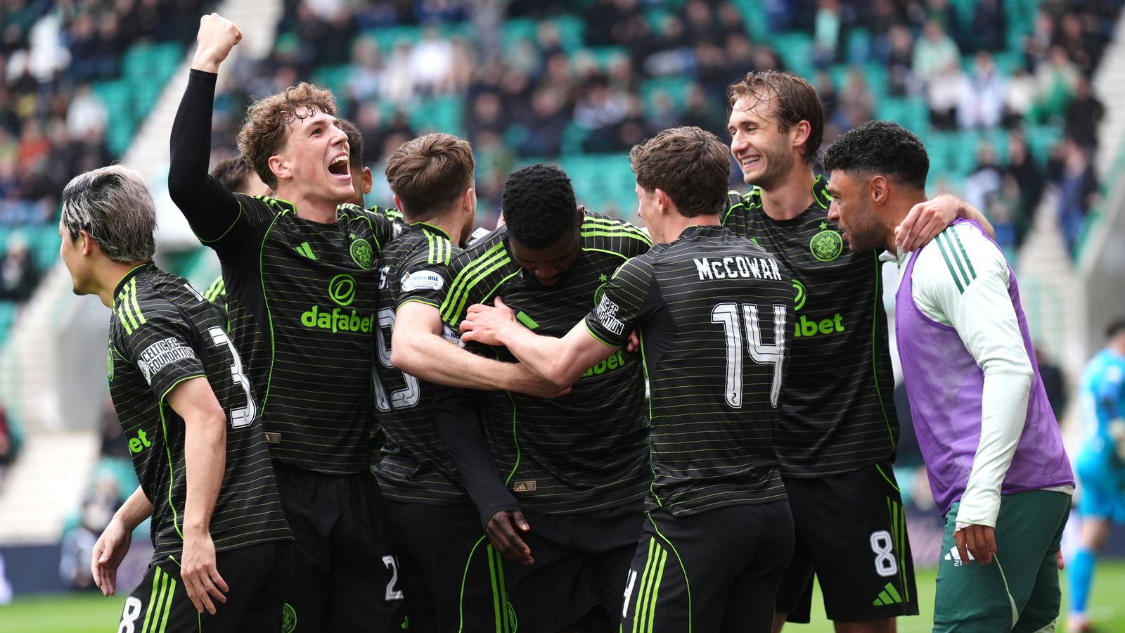 kelechi iheanacho and celtic teammates celebrate a goal