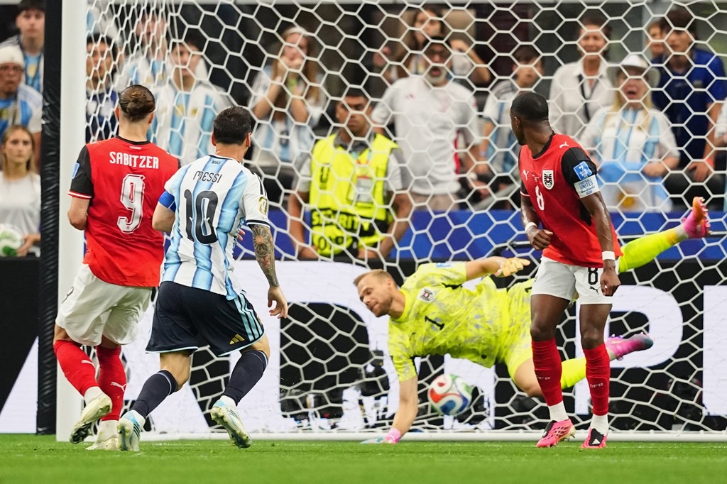 lionel messi in action for argentina