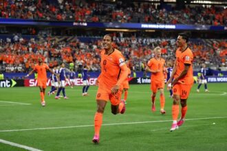 virgil van dijk scores for netherlands vs japan