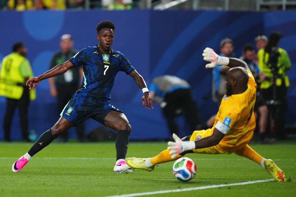 vinicius junior scores for brazil against haiti